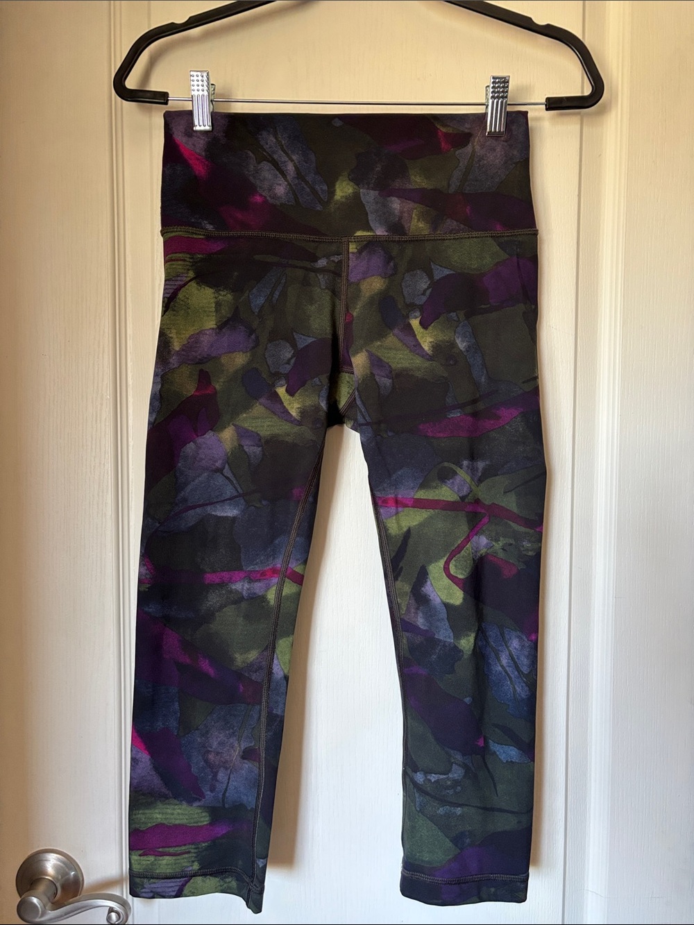 Lululemon Crop Leggings Size 8 Green Purple Abstract Print